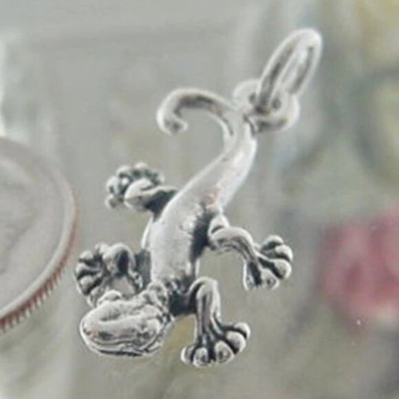 GECKO CHARM IN STERLING SILVER. - Picture 1 of 1